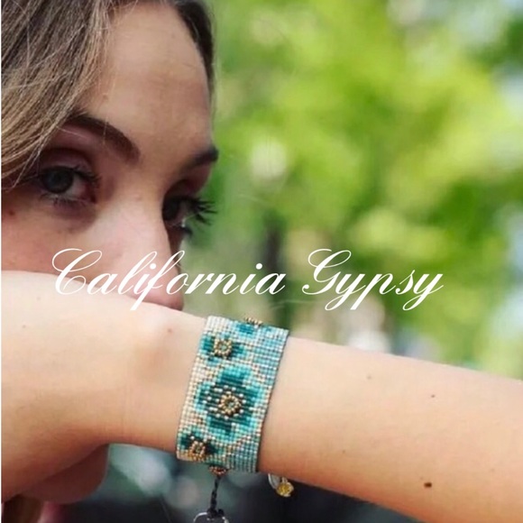 Bohemian Floral Seed Bracelet - Picture 5 of 6